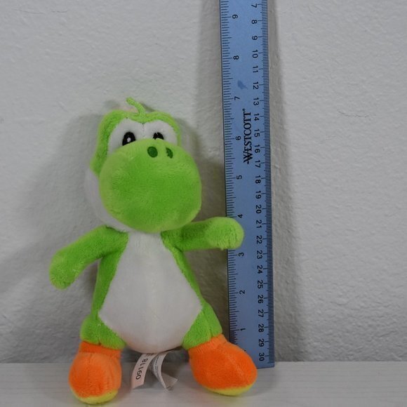 Super Mario Bros. Green Yoshi Plush 7 in. Tall EUC no holes or stains - Picture 3 of 3